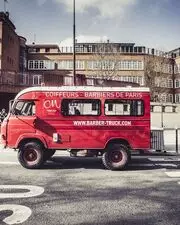 Le Cigare à Moustache lance son premier barber truck en France