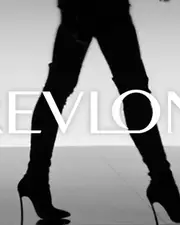 Vous ne devinerez jamais qui est la nouvelle égérie de REVLON