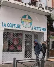 20 jours après l'agression, le salon de coiffure reste désespérément fermé...