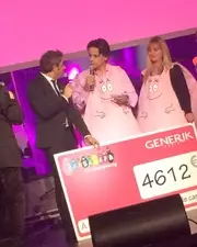 GENERIK verse 4612 euros à Tout le monde chante contre le cancer suite à l'opération #BarbapapaSelfie