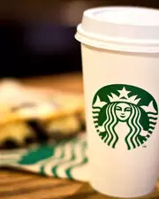 Découvrez comment Starbucks va vous aider à lutter contre la chute des cheveux !