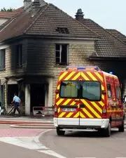 Ce coiffeur met le feu au salon de son concurrent pour la survie de son commerce !