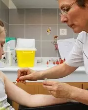 Enfants allergiques : les colorations pour cheveux et le henné en seraient la cause !