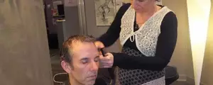 Découvrez cette nouvelle technique de coupe qui mélange acupuncture et coiffure