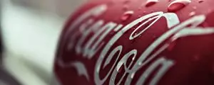 Vous ne devinerez jamais l'incroyable effet du Coca-Cola sur vos cheveux !